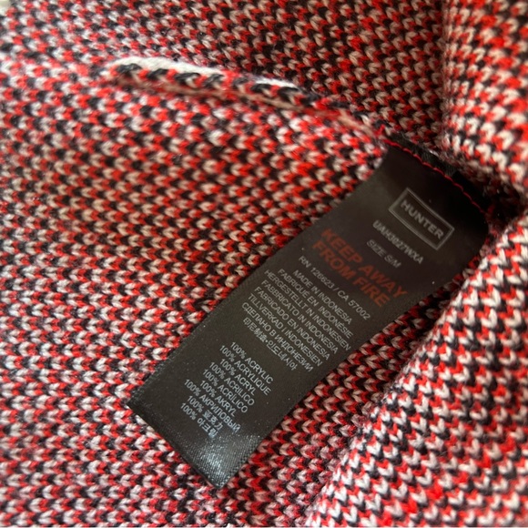 Hunter Hat and Glove Set - Picture 4 of 9